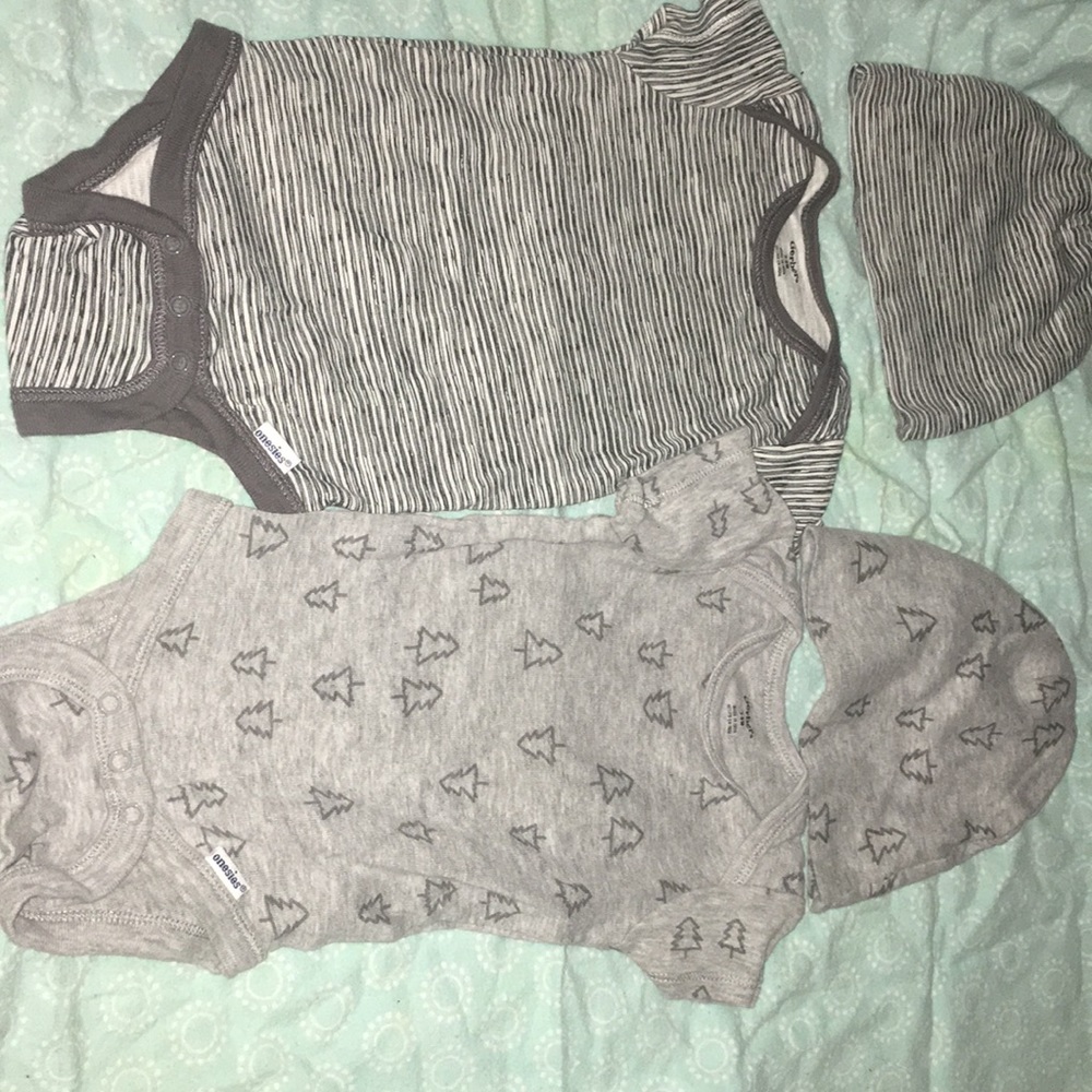 2 matching onesie and hat set